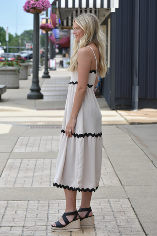 Ric-rac trim scalloped midi dress beige/black