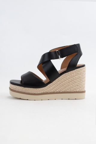 Wedge strappy sandals (black)
