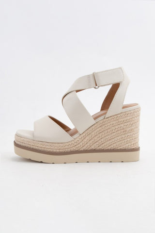 Wedge strappy sandals (bone)