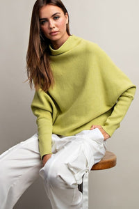 Turtle-neck loose-fit sweater (avocado)